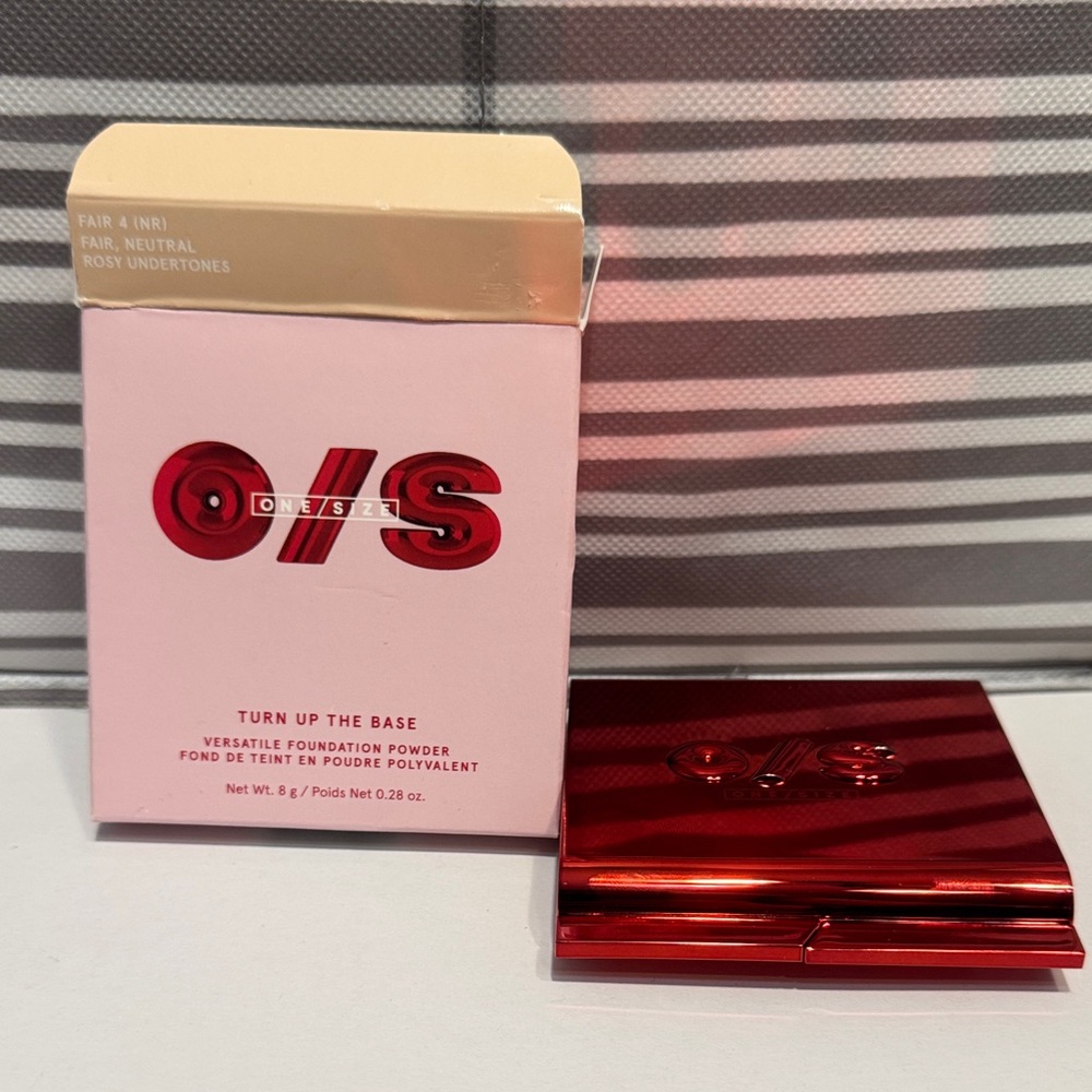 ONE/SIZE Red Compact Foundation Powder in Fair 4